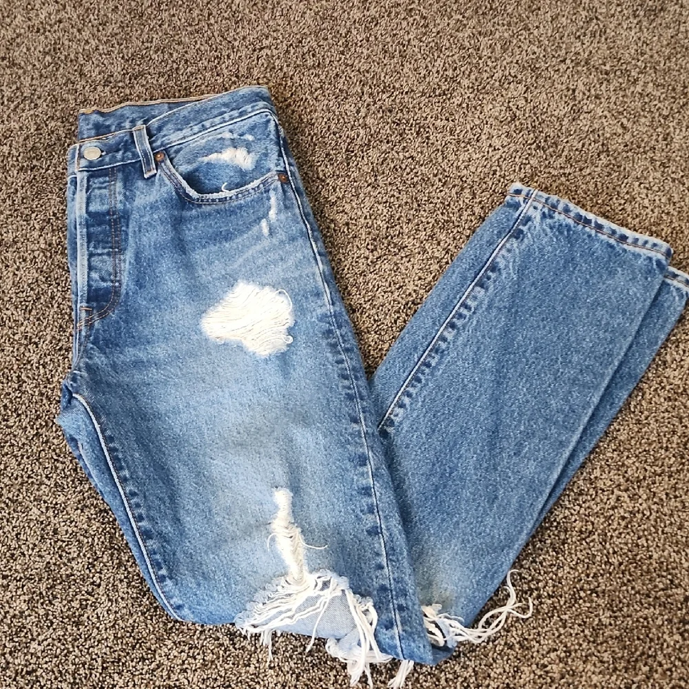 Levi's Distressed Jeans, Size 28. - Picture 1 of 7